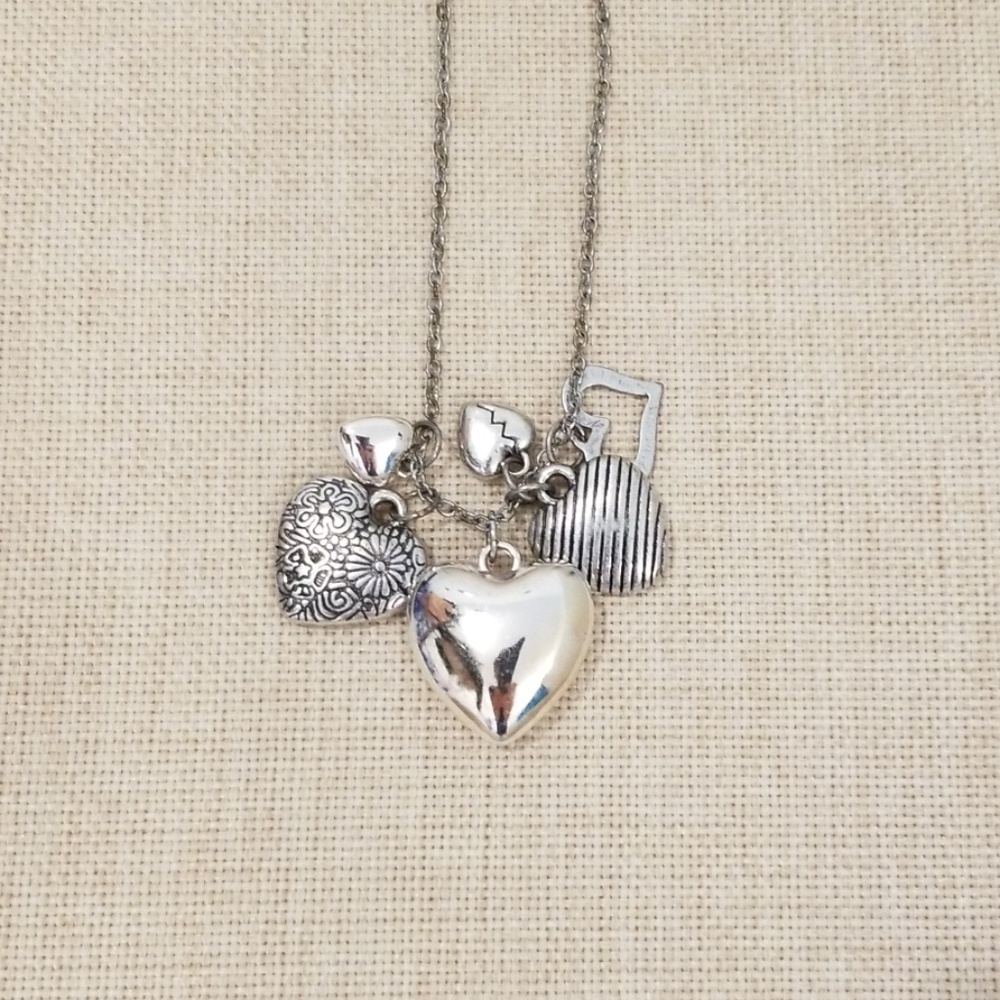 Aeropostale necklace with heart pendants